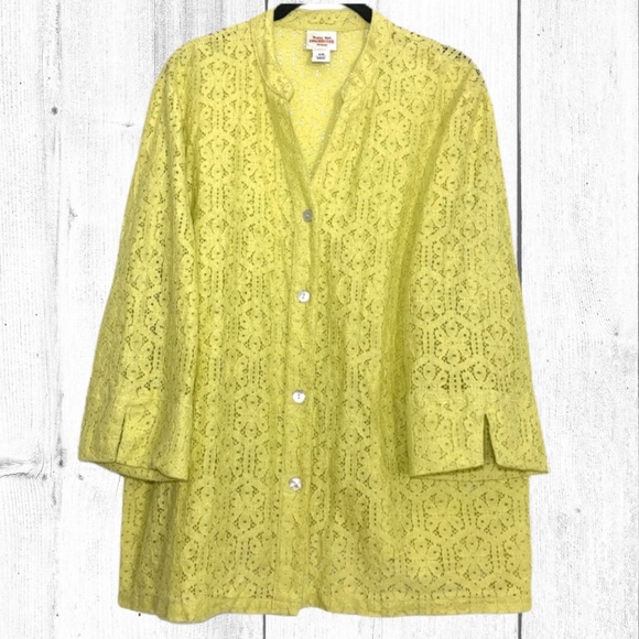 Ruby Rd Favorites Bold Lace Button V Neck Blouse - Picture 1 of 8